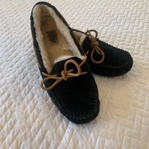 UGG Dakota Womens Slipper